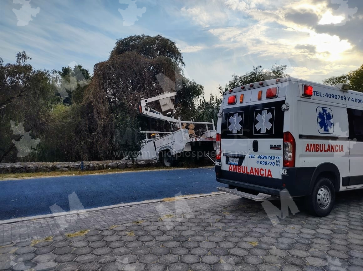 Trabajador de San Andrés Cholula casi cae a barranca en la colonia Concepción Guadalupe