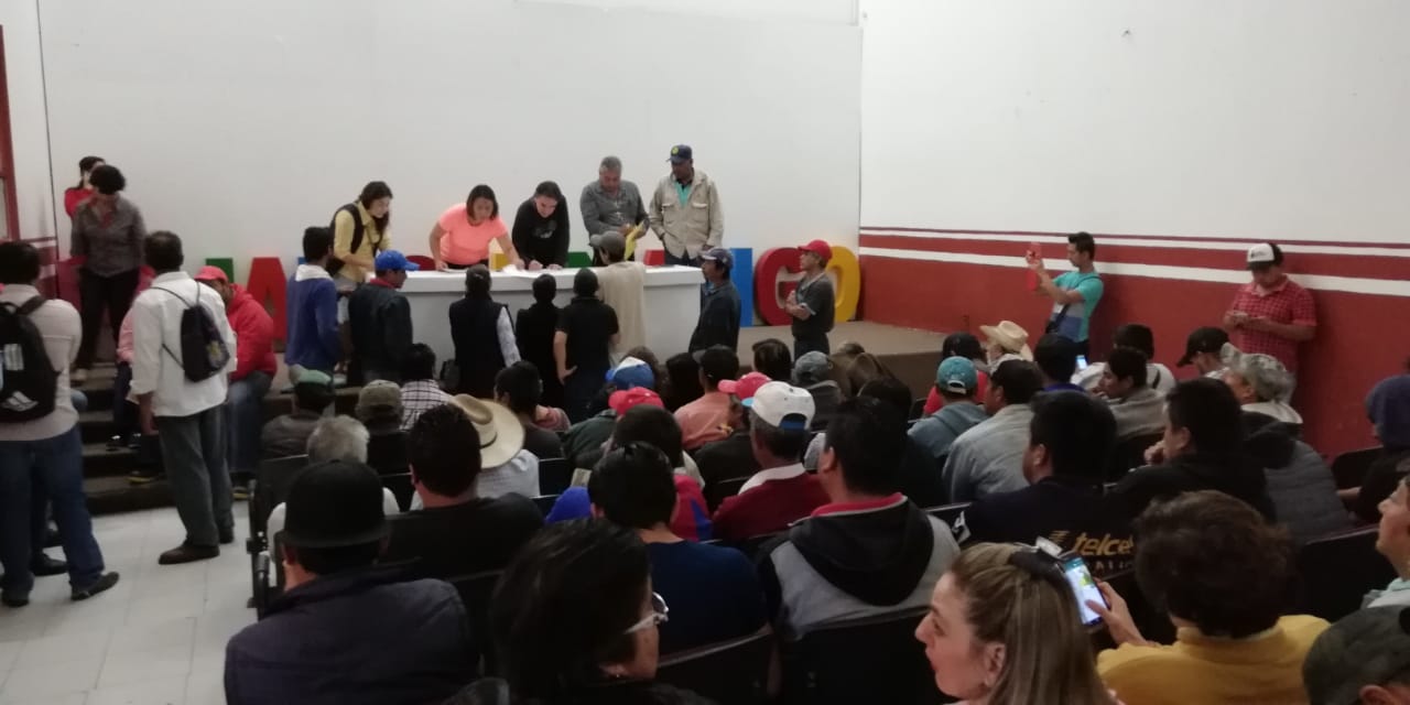 Sin educación básica, 70 trabajadores municipales de Huauchinango