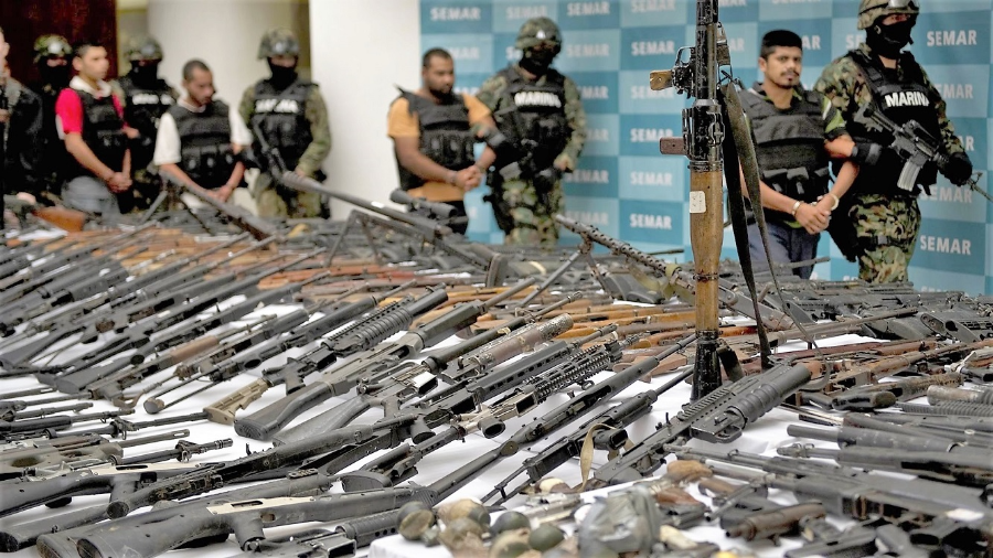 EU pide detener el tráfico de armas a México, le causa problemas