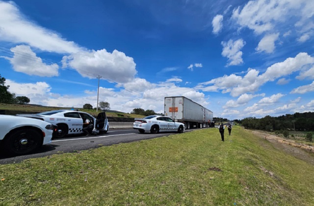 Roban tráiler cargado de café y secuestran a chofer en el Arco Norte