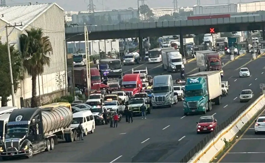 Se registraron bloqueos en la autopista México-Querétaro