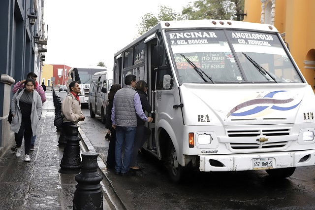 Reconoce Barbosa retraso de modernización de transporte público en Puebla