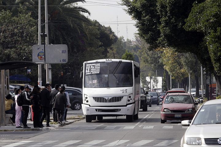 Denuncian en redes tres asaltos al trasporte público