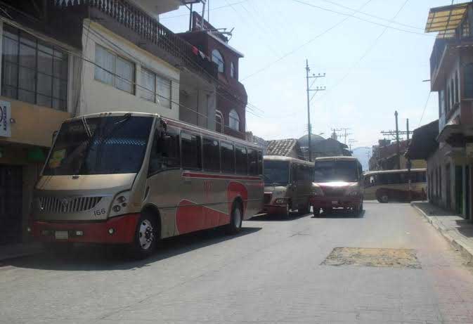 Denuncian irregularidades del transporte en Huauchinango; autoridades lo niegan