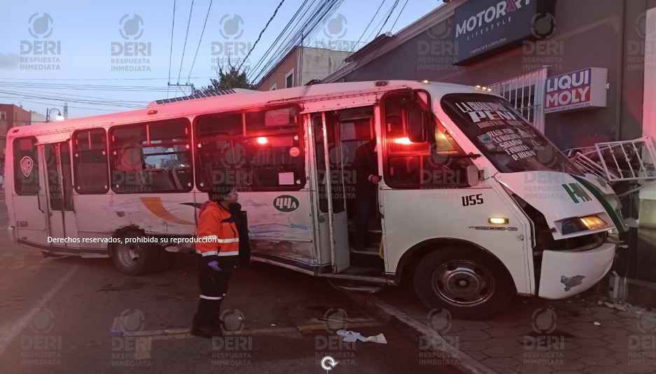 Choque entre unidades del transporte público deja 4 heridos en Puebla