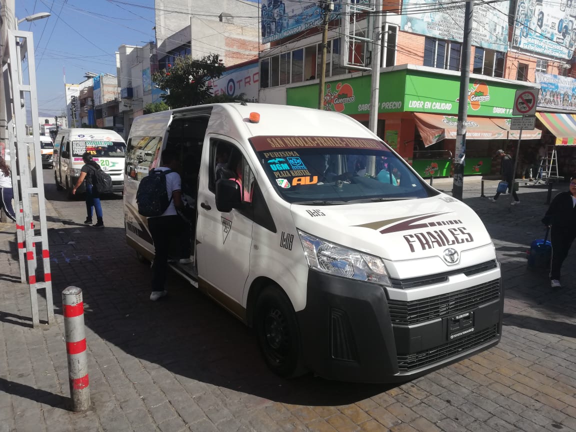 Solo 1 de cada 4 unidades de transporte público de Tehuacán han verificado