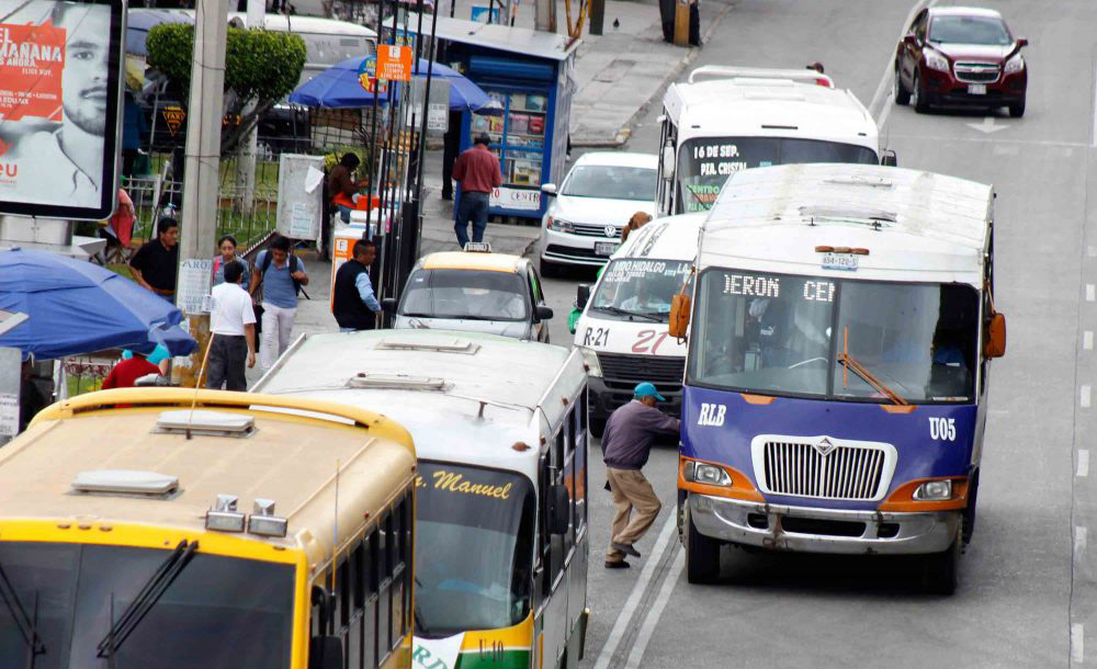 Poblanos, los más insatisfechos del país con el transporte público