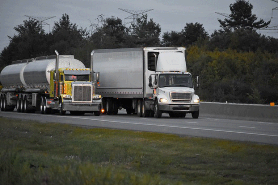 Hoy inician nuevos horarios de operación para autotransporte de carga y grúas durante vacaciones 