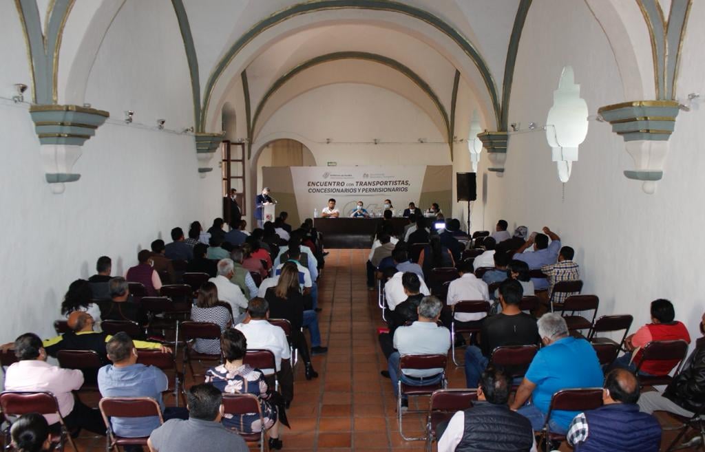 Solicitan transportistas de Tehuacán regular unidades de plataformas digitales 