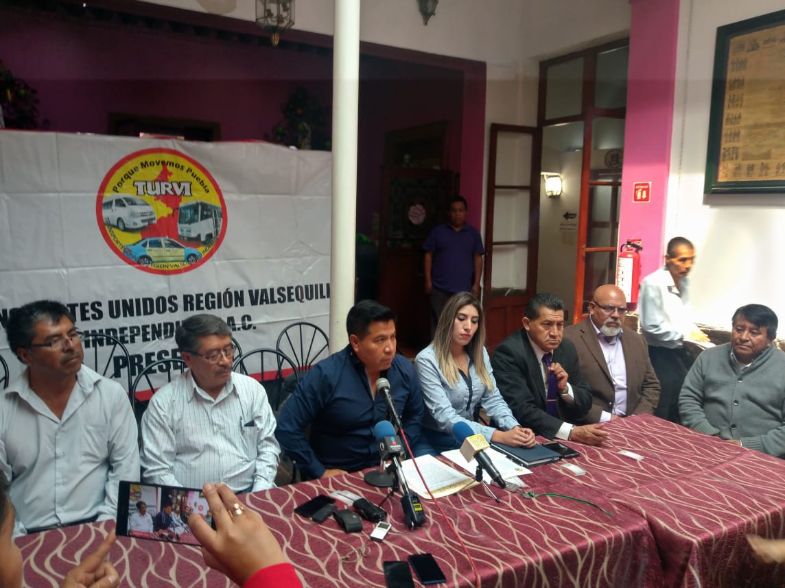 Transportistas denuncian alza en robos y cobro de piso