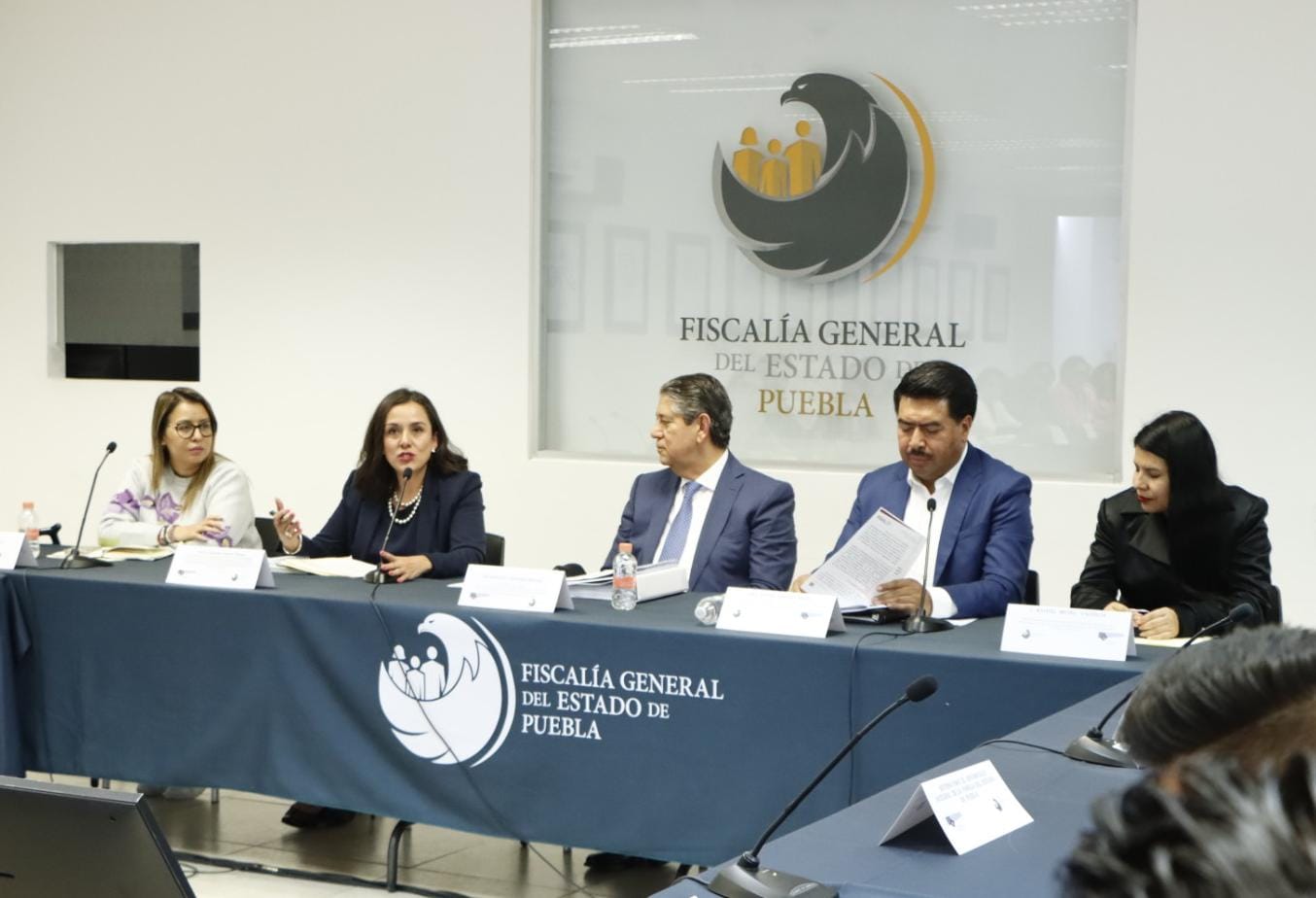 Buscan gobierno de Puebla y FGE prevenir y erradicar trata de personas