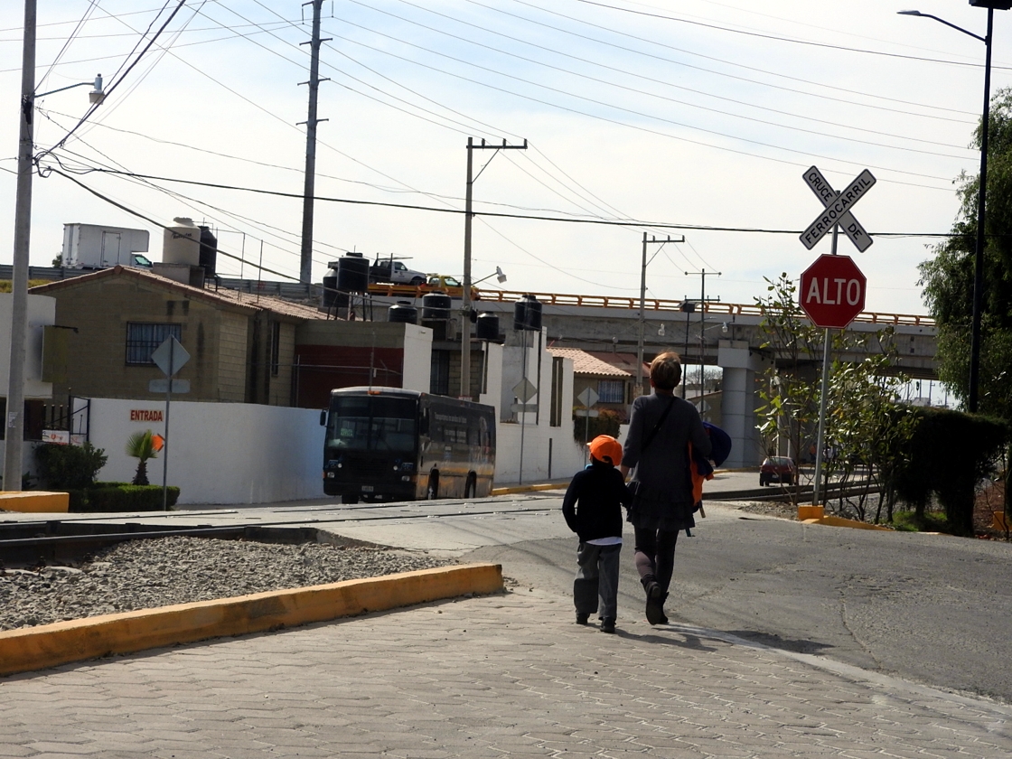 A marchas forzadas terminan instalaciones del tren Puebla-Cholula
