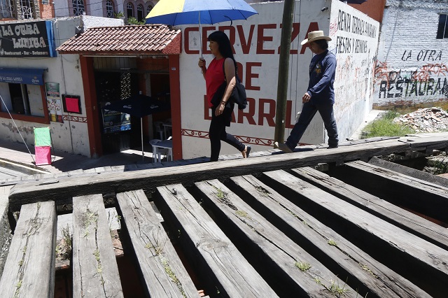 Personal de Ferrosur evitó el suicidio de una mujer en Tehuacán
