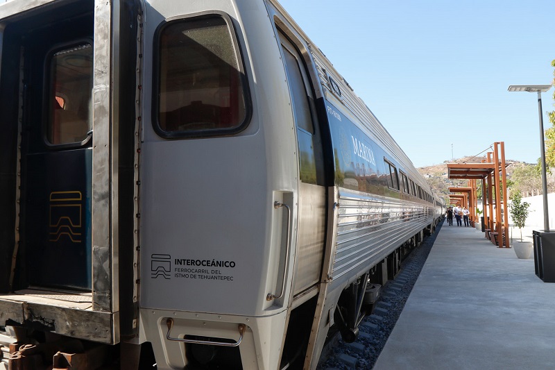 Bloquean tren del Istmo de Tehuantepec y detienen a 2 manifestantes