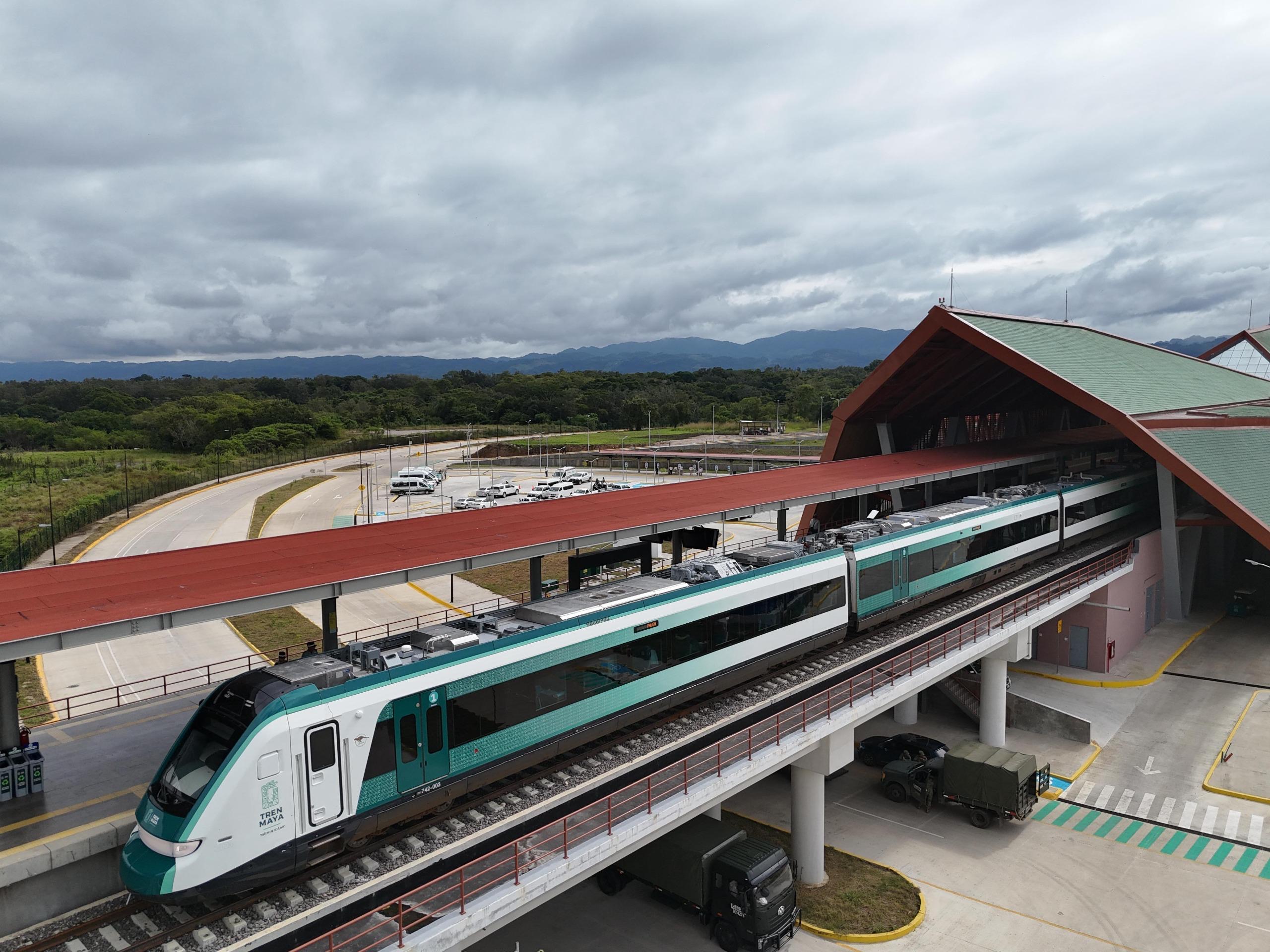 Recorre Sheinbaum último tramo del Tren Maya