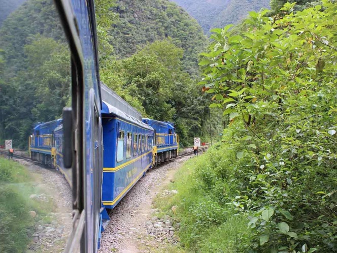 Tren que viajaba a Machu Picchu se descarrila