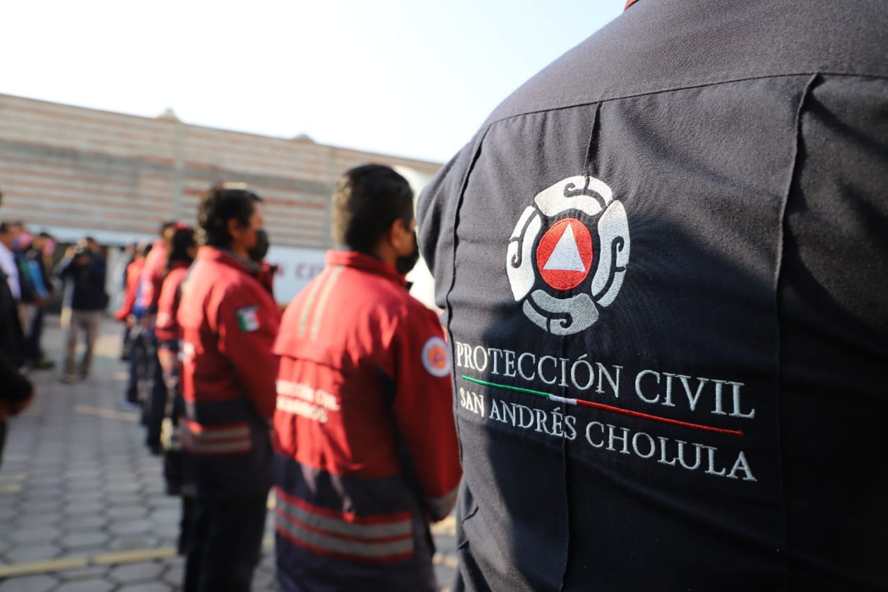 Reconocen a elementos de Protección Civil y Bomberos de San Andrés Cholula