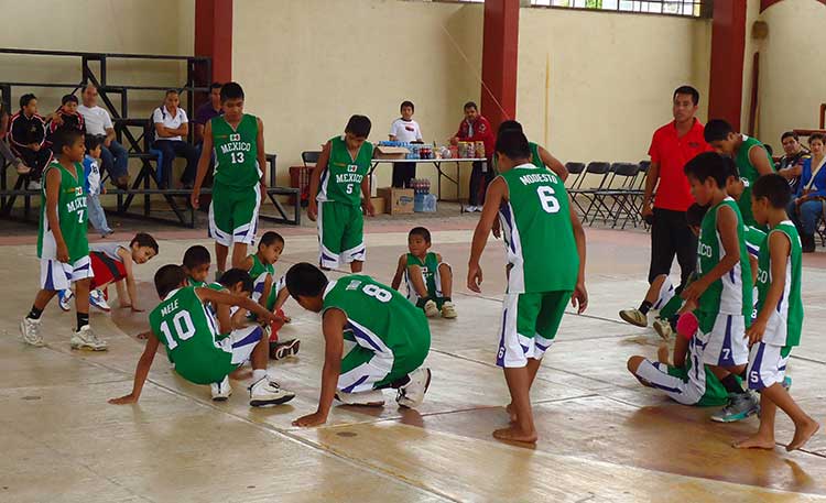 Gran satisfacción deja visita de niños triquis basquetbolistas en Tehuacán