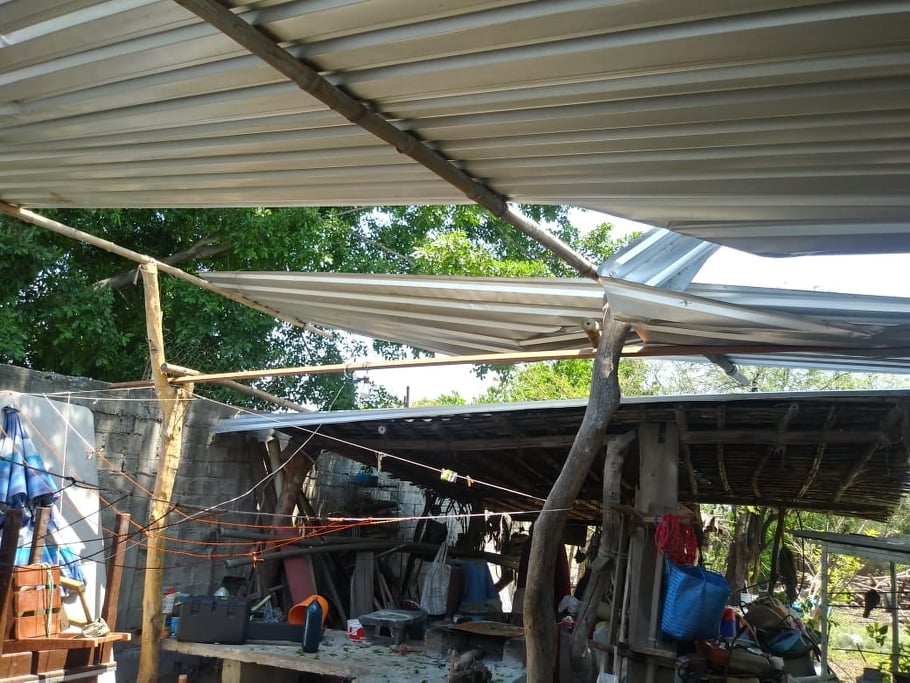 Tromba deja sin techo 35 viviendas en Tilapa