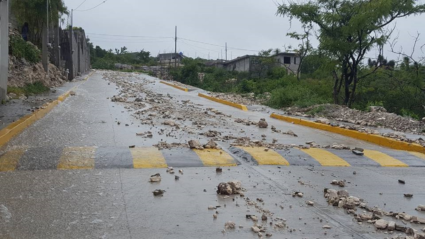 Desalojos y daños en carreteras deja Franklin a su paso por Puebla