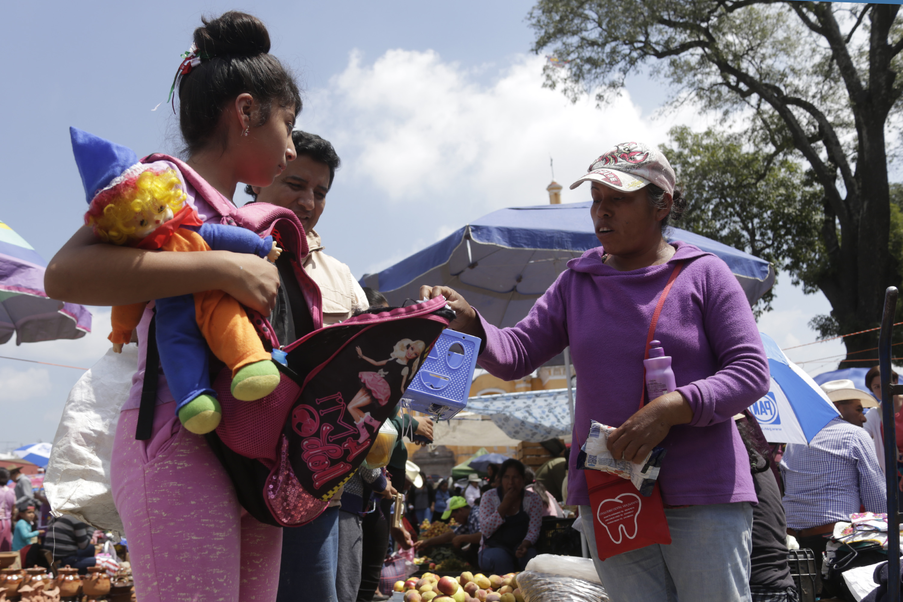 GALERÍA: El trueque se niega a morir en San Pedro Cholula
