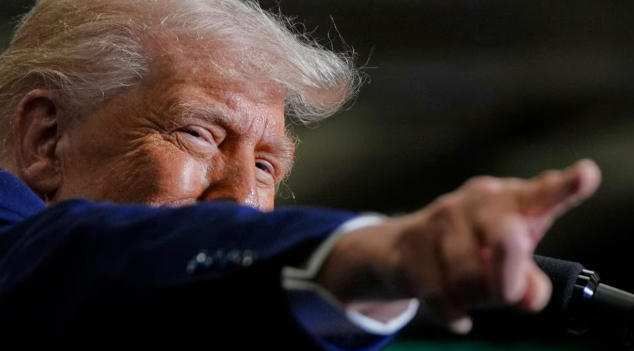 Trump enseña los dientes