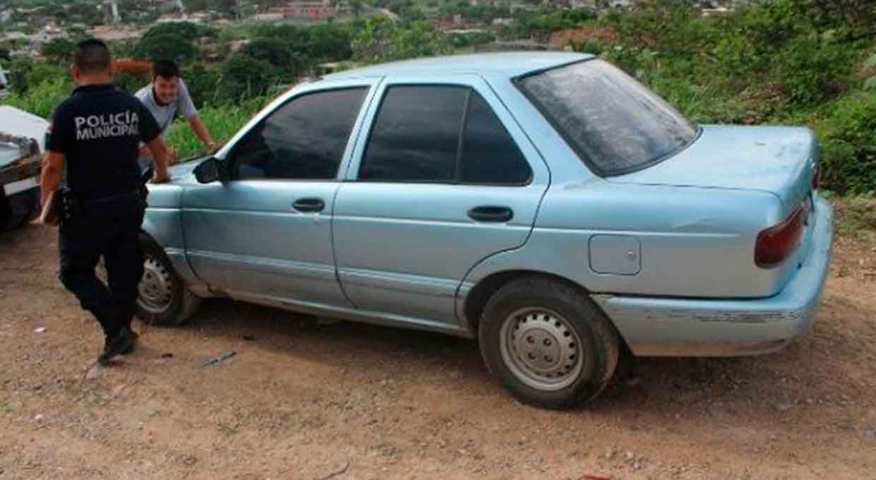 Vinculados a proceso dos hombres que conducían autos robados