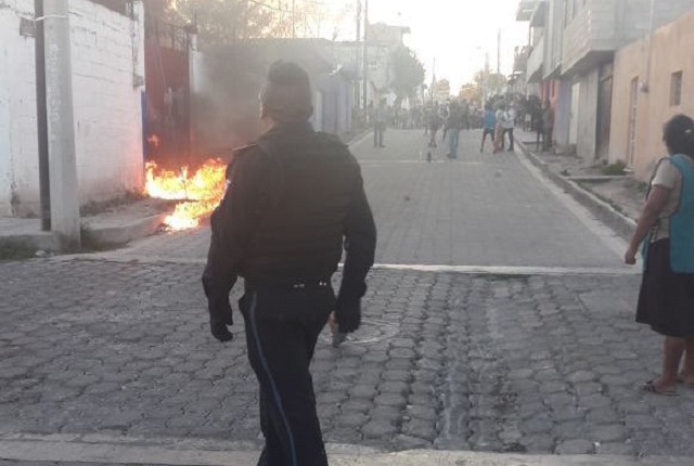 Intentan linchar a 3 presuntos ladrones en Granjas de Oriente