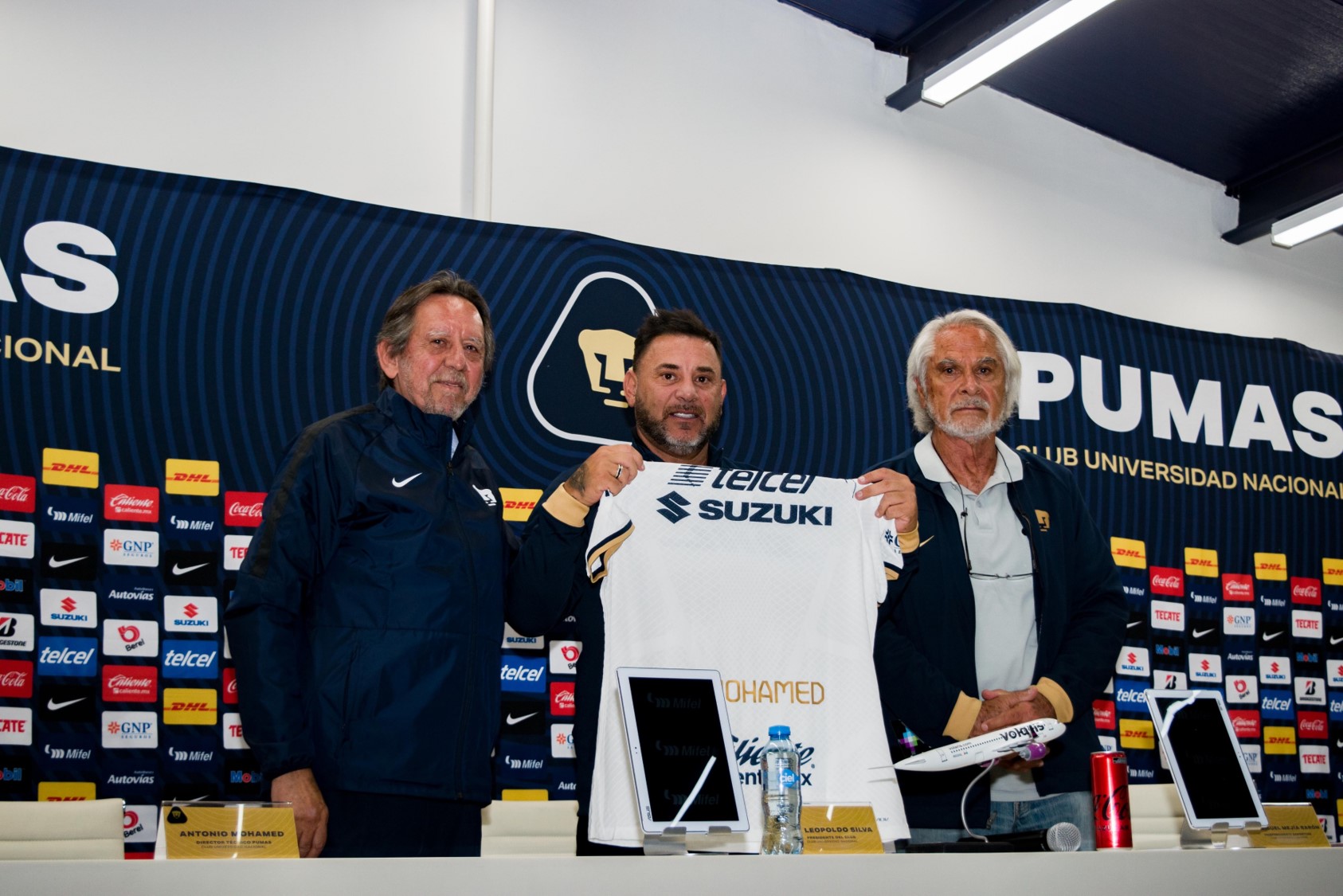 VIDEO Mohamed ya fue presentado como técnico de Pumas