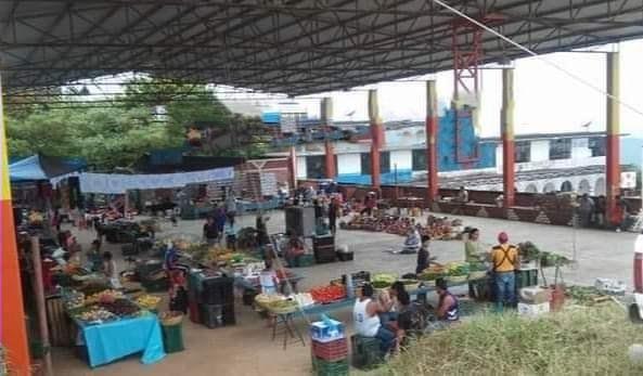 Comando asaltó a comerciantes en Tuzamapan de Galeana