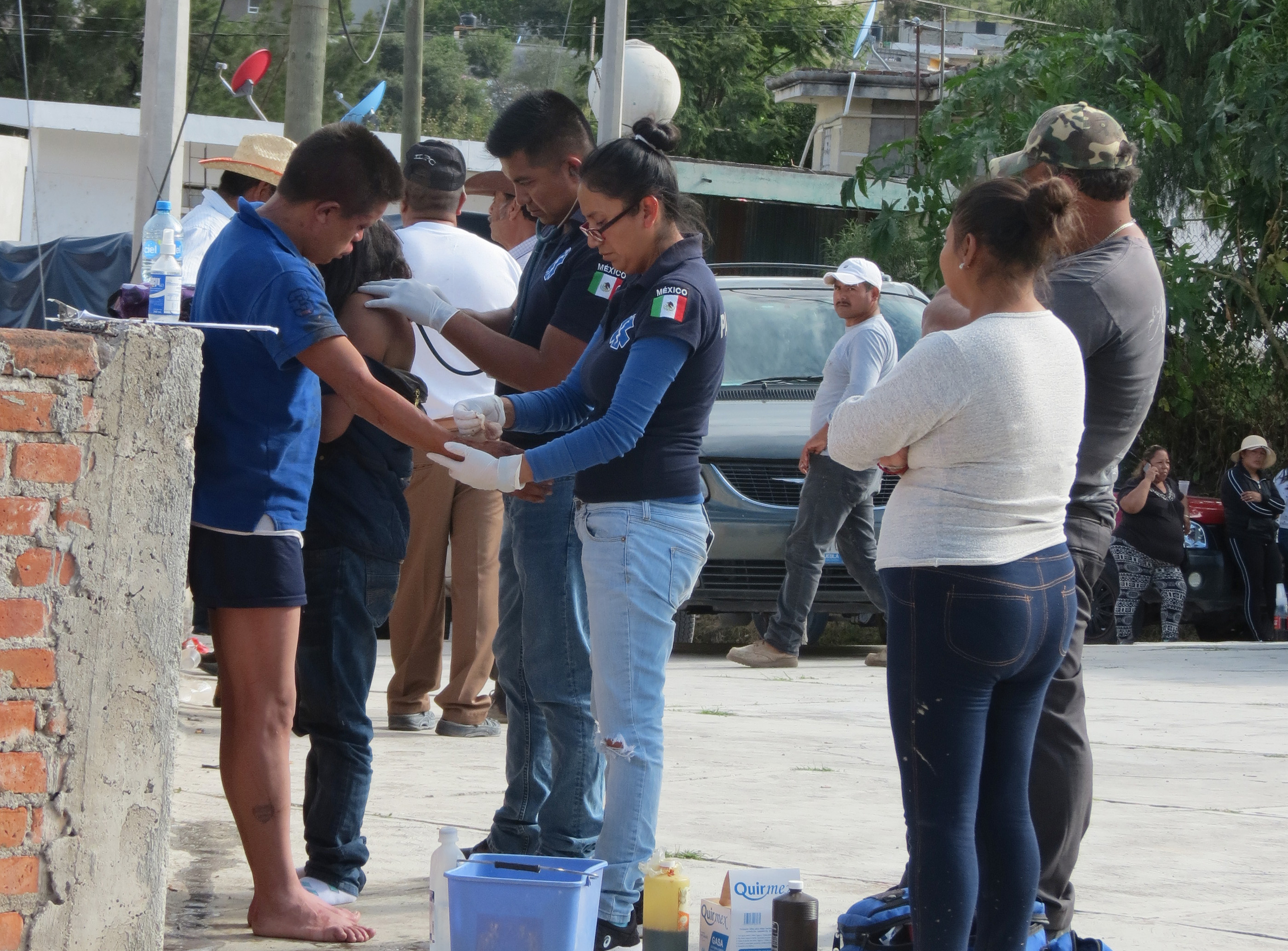 Rescatan a pareja que iban a linchar por robo en Tzicatlacoyan