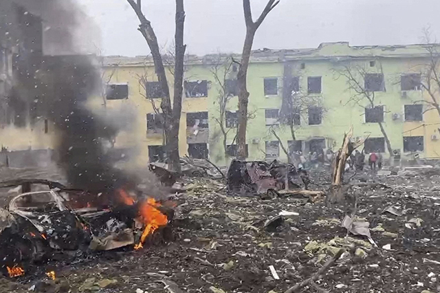 Rusia bombardea edificio residencial con saldo de 23 muertos en Ucrania