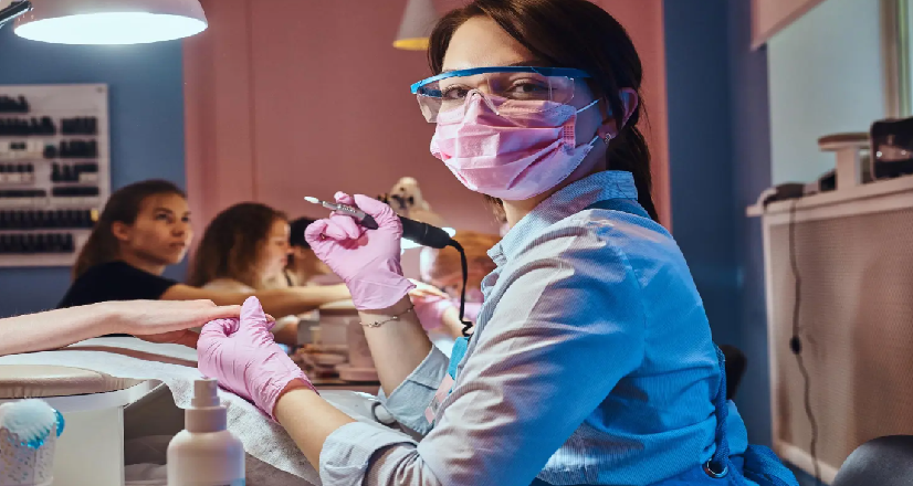 5 razones por las que incluir un servicio de uñas de gel mejora la oferta de tu salón