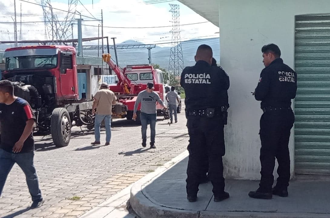 Aseguran inmueble con autos robados en Tehuacán