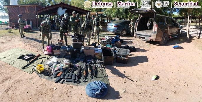 En Sinaloa caen tres hombres en posesión de 14 armas de fuego