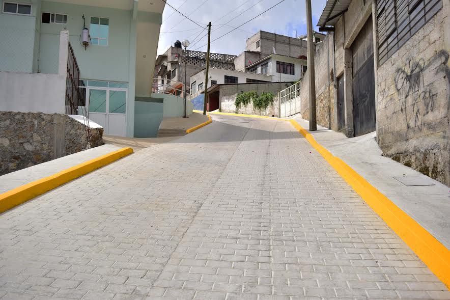 Inaugura edil de Zacapoaxtla obras para el Fresno y Teacalco 