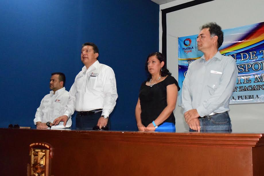 Denuncian existencia de transporte público pirata en Zacapoaxtla