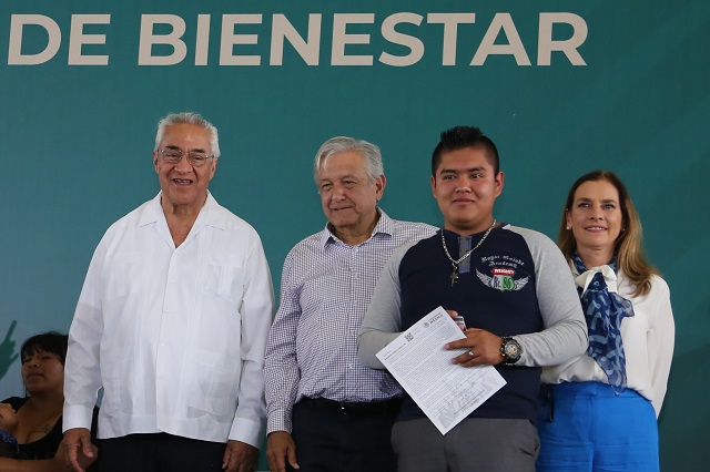 En aulas móviles o alternas, operan universidades de AMLO en Puebla