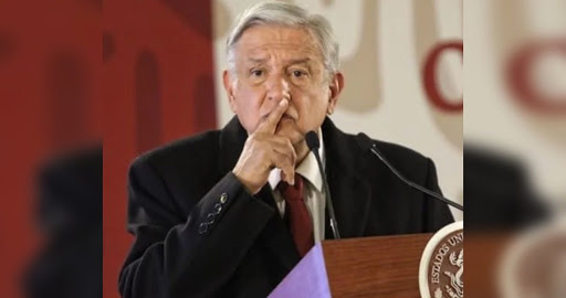 Contradicción entre el discurso y la práctica