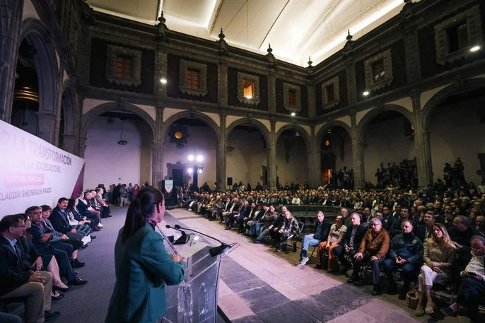 Claudia Sheinbaum presenta a su equipo de trabajo