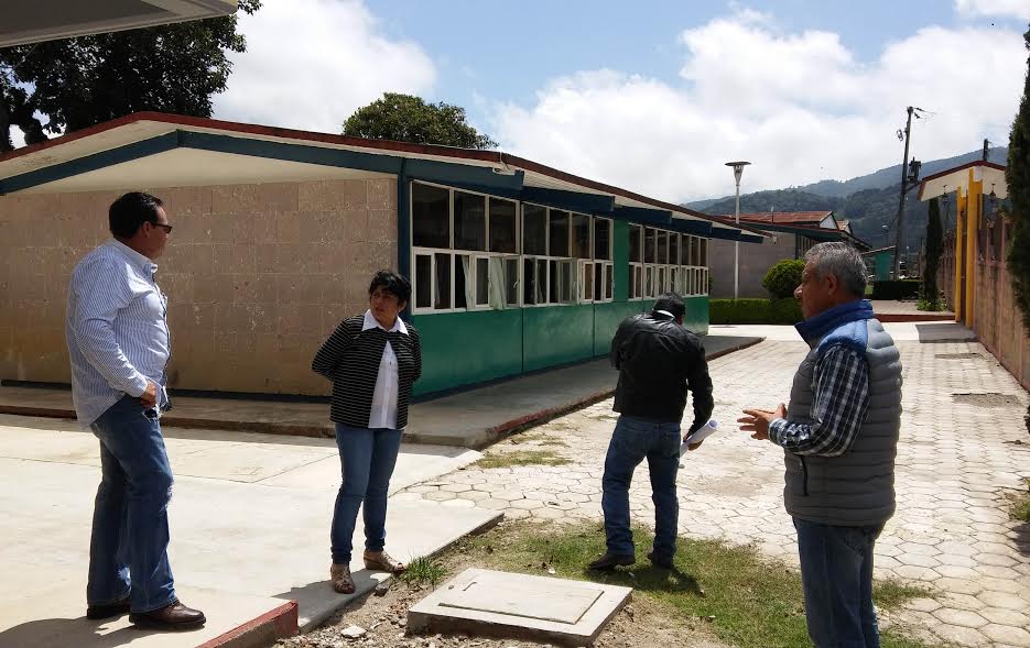 Construirán 10 aulas para preescolar y secundaria de Zacapoaxtla