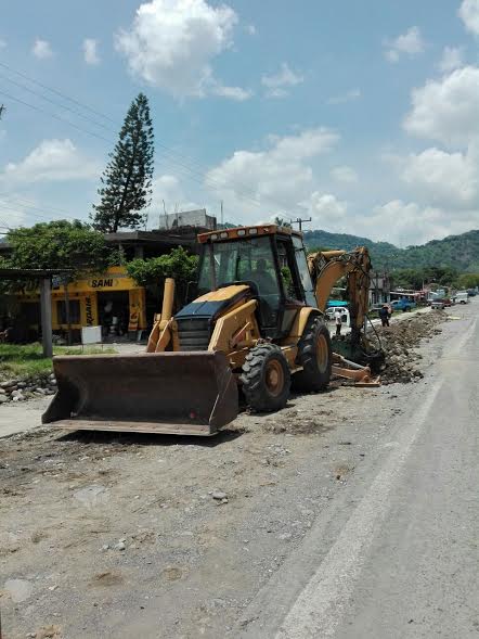 Construye ayuntamiento de Xicotepec colector Pluvial en la Ceiba