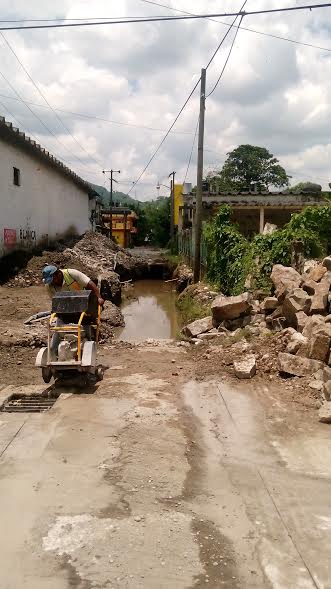 Construye ayuntamiento de Xicotepec colector Pluvial en la Ceiba