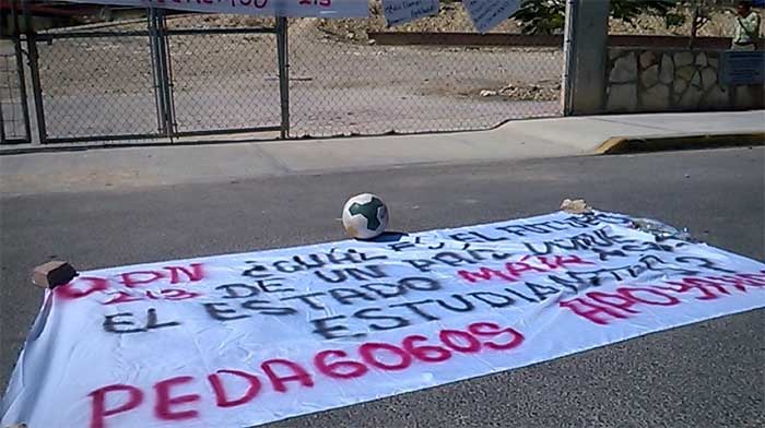 Estudiantes se suman a paro nacional por Atoyzinapa