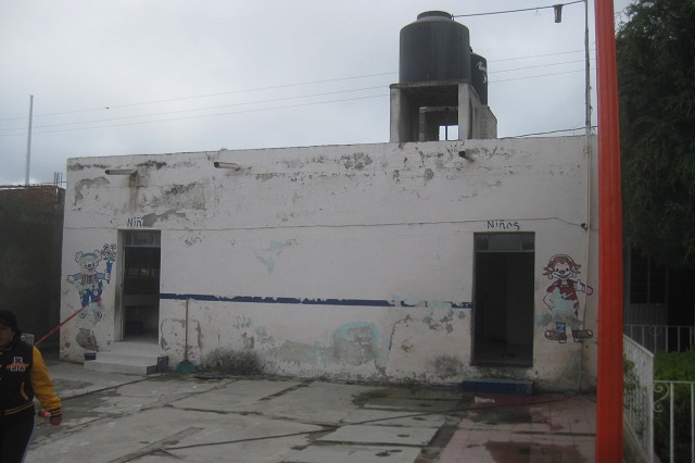 Ignora edil de Texmelucan obra en primaria de Atoyatenco