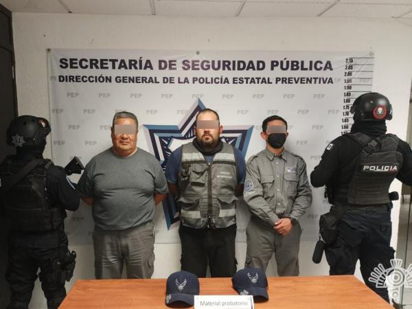 Caen tres hombres por hacerse pasar por guardias de seguridad en Puebla