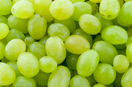 Se encarece costo de las uvas en mercados de Izúcar