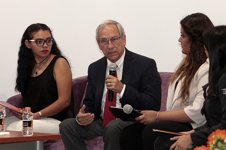 Cárdenas reconoce desventaja ante Barbosa