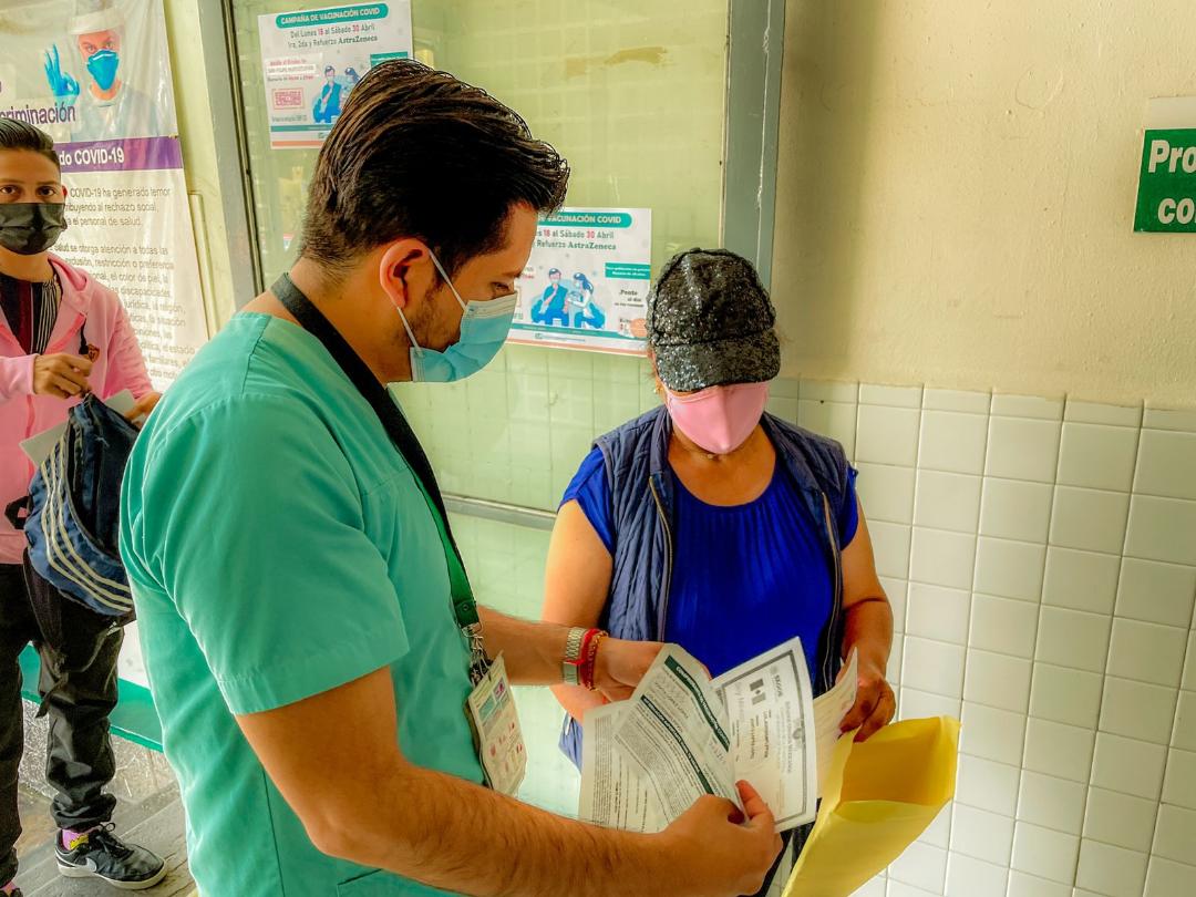 Llevan a cabo IMSS Puebla y Sector Salud federal vacunación intensiva contra COVID-19, en el mes de abril