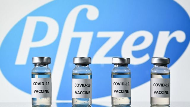 Vacunas de Pfizer y AstraZeneca son menos efectivas contra variante ómicron